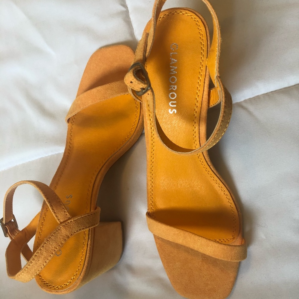 NWT Block heeled sandals